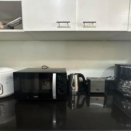 Suites De Marina Manila With Netflix Екстер'єр фото